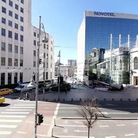 Auberge de jeunesse Studio54 *